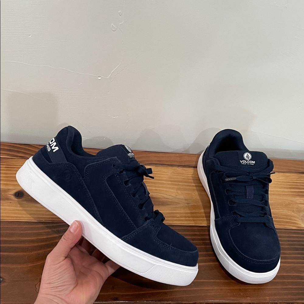 VOLCOM MEN'S EVOLVE SKATE INSPIRED WORK SHOES - COMPOSITE TOE SIZE 8